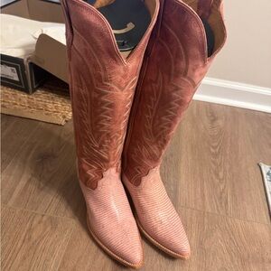 Tecovas Pink frost lizard boots